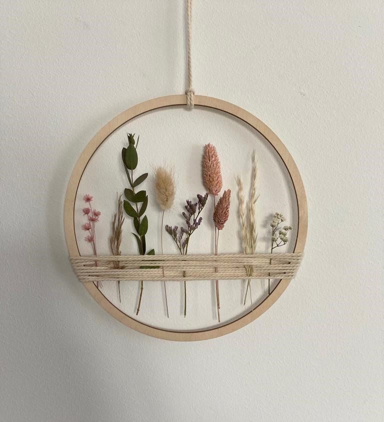Holzring mit Trockenblumen und Gräsern bunt - Wohnaccessoire