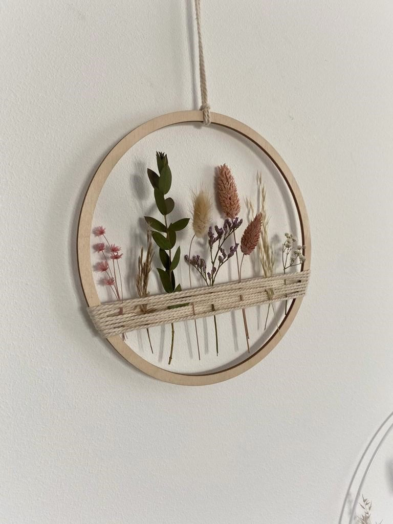 Holzring mit Trockenblumen und Gräsern bunt - Wohnaccessoire