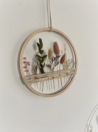 Holzring mit Trockenblumen und Gräsern bunt - Wohnaccessoire