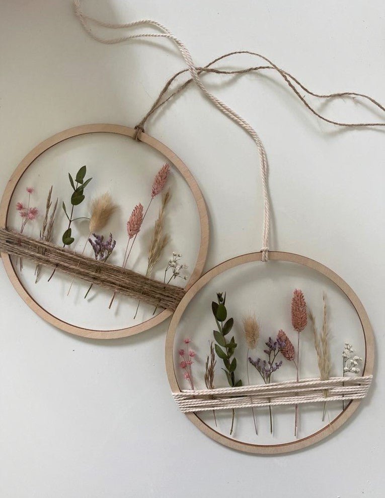 Holzring mit Trockenblumen und Gräsern bunt - Wohnaccessoire