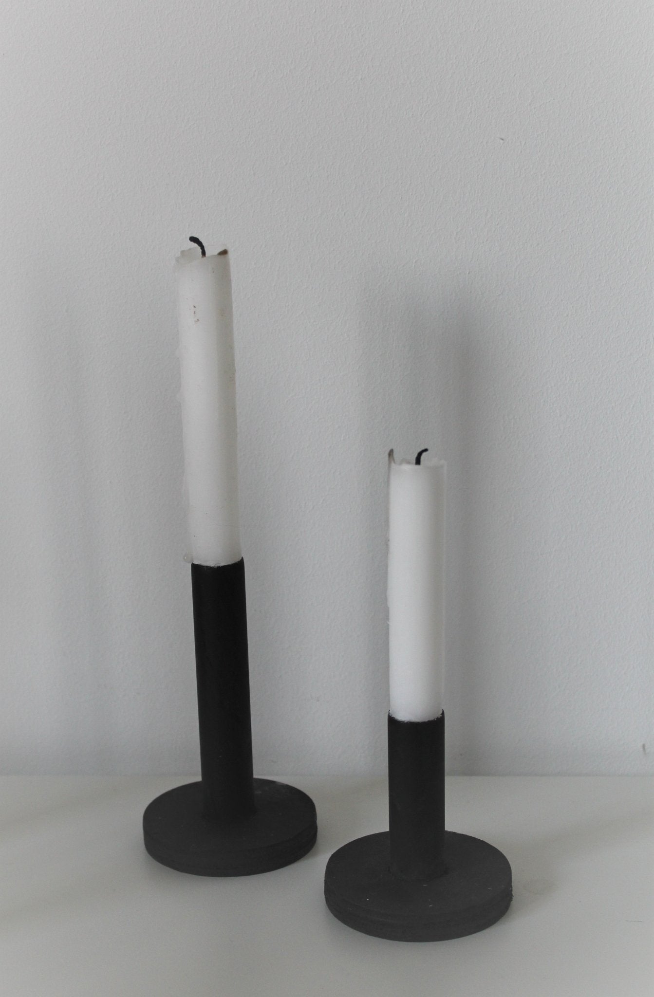 Kerzenständer aus Kupfer und Holz - Wohnaccessoire